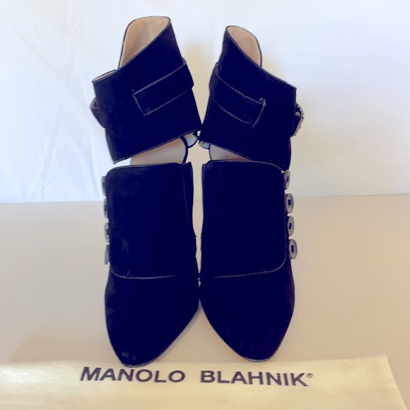 - Manolo Blahnik Black Suede Button Boot Heels 39.5 - Picture 5 of 14